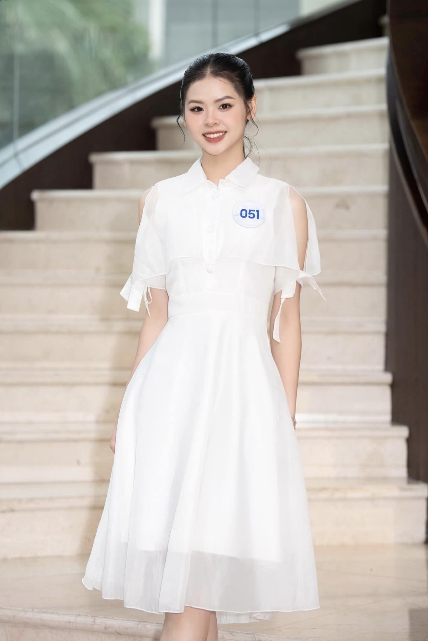 Hoa khôi bóng chuyền vào thẳng chung kết Miss World Vietnam 2023: "Tôi muốn là phiên bản tốt hơn" - Ảnh 10. Hoa khôi bóng chuyền vào thẳng chung kết Miss World Vietnam 2023: "Tôi muốn là phiên bản tốt hơn" - Ảnh 10.