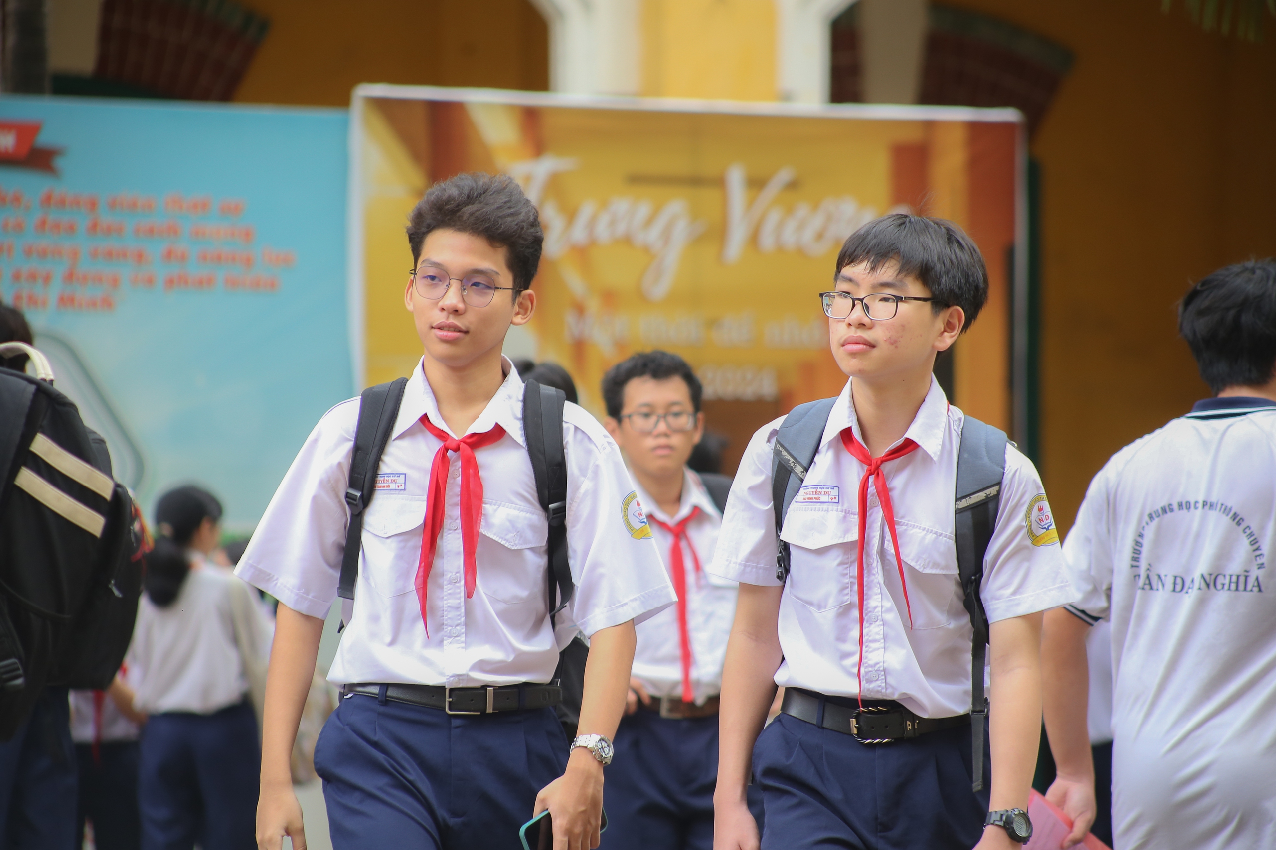 Trường đầu tiên ở TP.HCM công bố điểm chuẩn vào lớp 10 - Ảnh 2. Trường đầu tiên ở TP.HCM công bố điểm chuẩn vào lớp 10 - Ảnh 2.