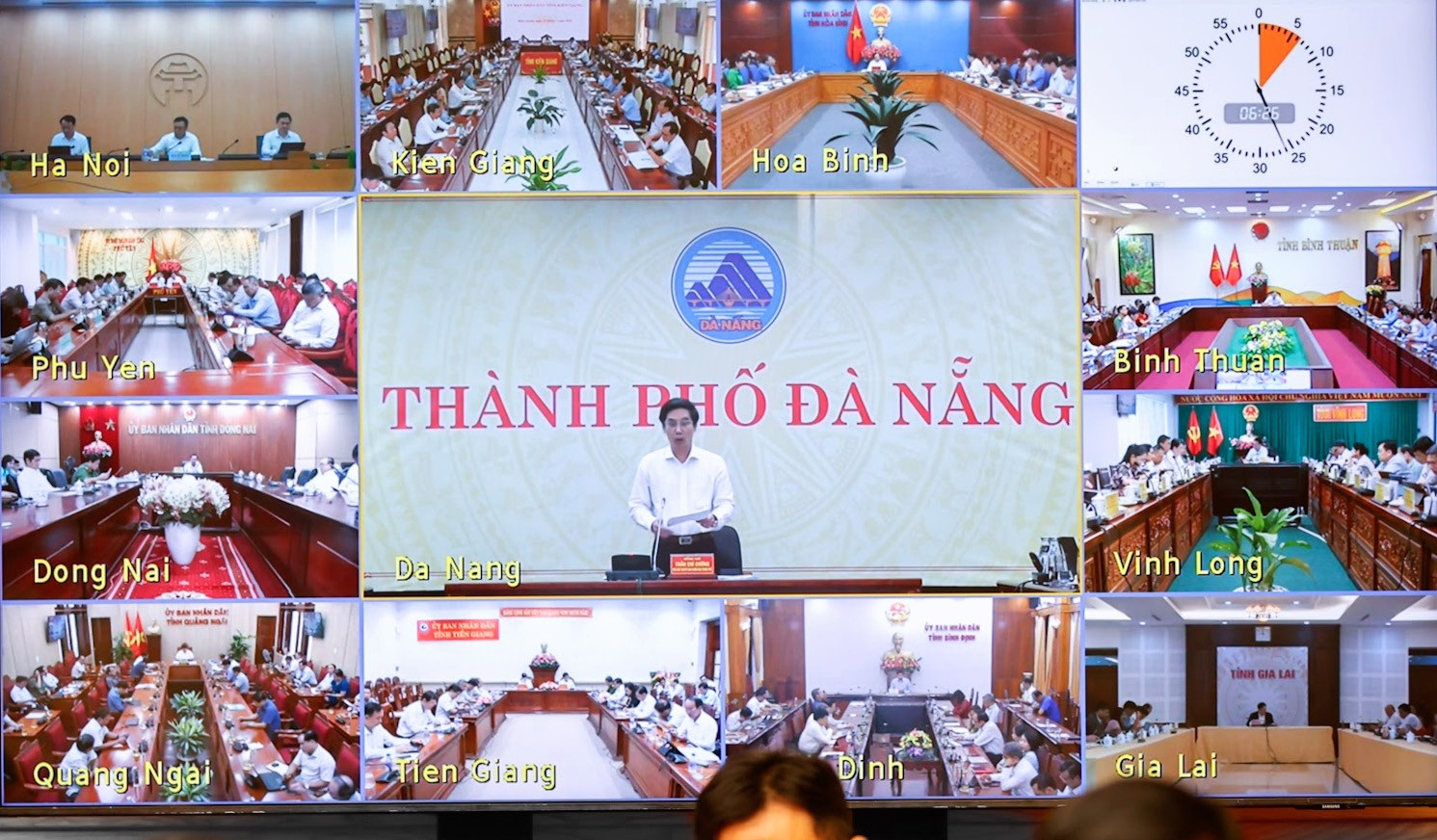 Thủ tướng: '5 đẩy mạnh' trong cải cách hành chính để huy động mọi nguồn lực cho phát triển- Ảnh 5. Thủ tướng: '5 đẩy mạnh' trong cải cách hành chính để huy động mọi nguồn lực cho phát triển- Ảnh 5.