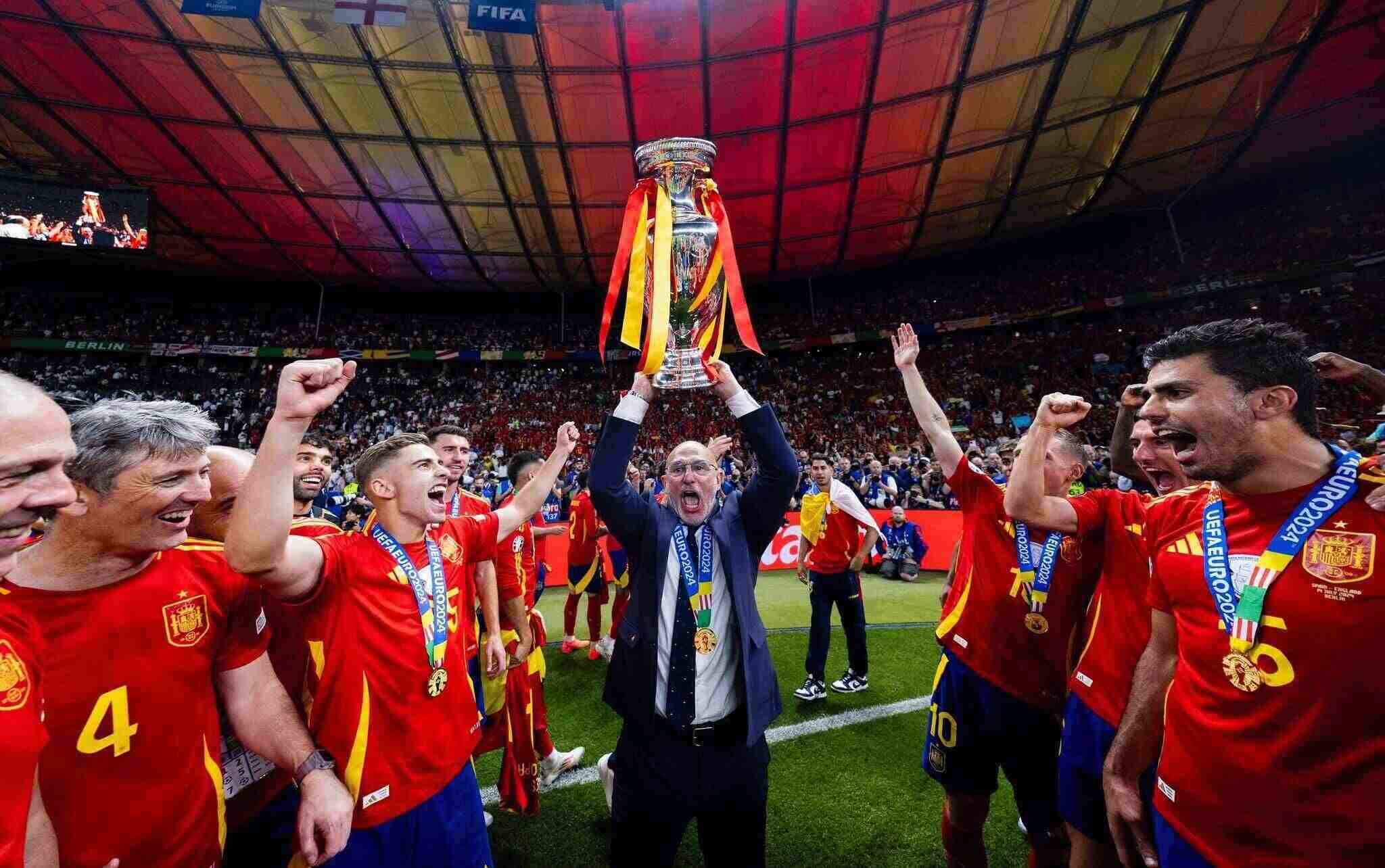 De la Fuente và các học trò xứng đáng với chức vô địch EURO 2024. Ảnh: LĐBĐ Tây Ban Nha