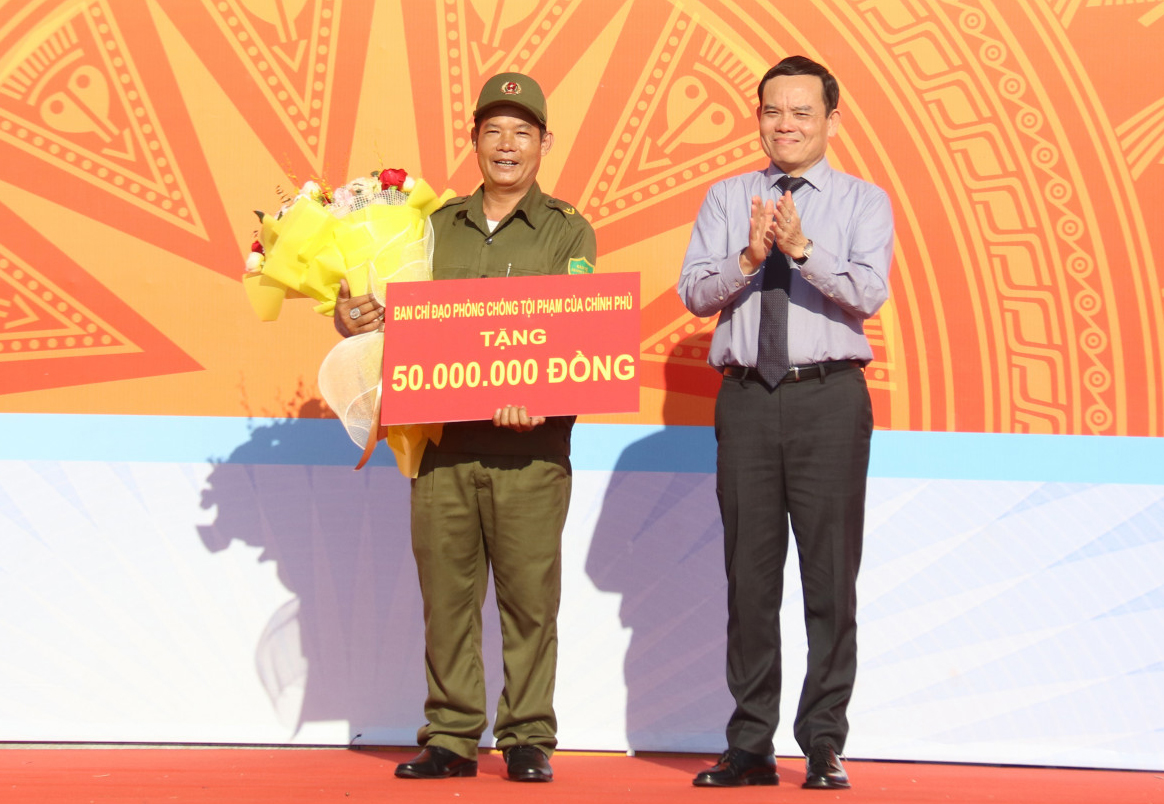 Gần 2.500 người tham gia lực lượng bảo vệ ANTT ở cơ sở tại Khánh Hòa- Ảnh 2. Gần 2.500 người tham gia lực lượng bảo vệ ANTT ở cơ sở tại Khánh Hòa- Ảnh 2.