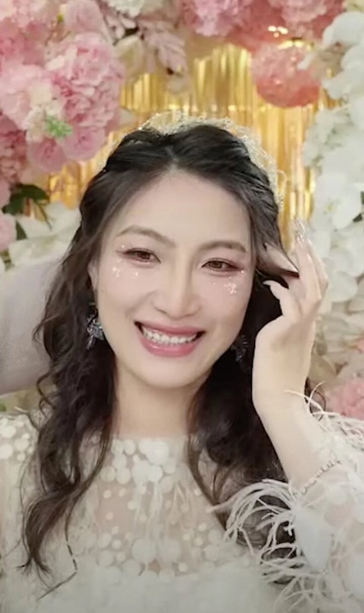 Dạy phụ nữ 'săn' chồng giàu, chuyên gia tình yêu kiếm 500 tỷ đồng mỗi năm - Ảnh 2. Dạy phụ nữ 'săn' chồng giàu, chuyên gia tình yêu kiếm 500 tỷ đồng mỗi năm - Ảnh 2.