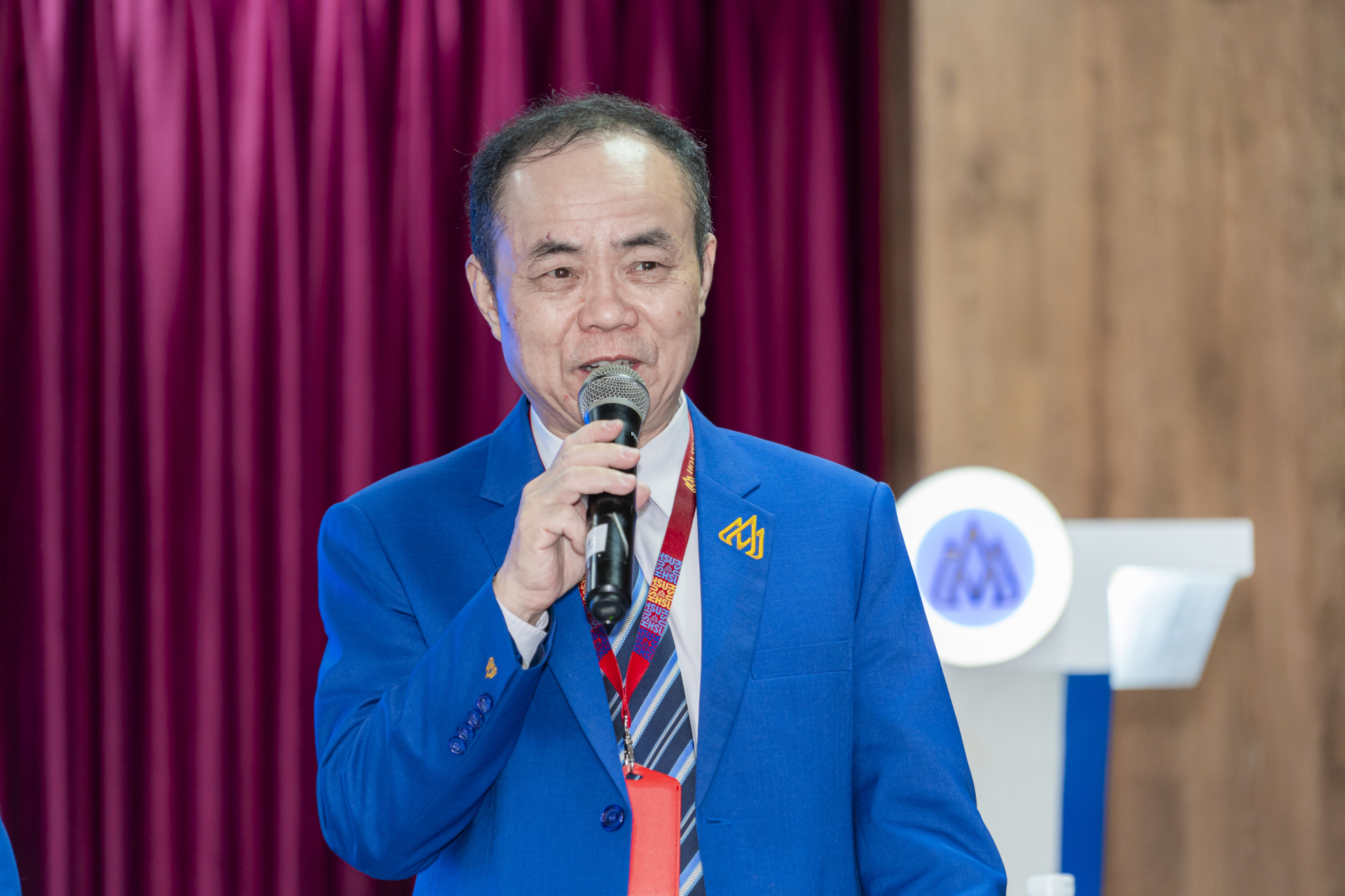 thach thuc dao van tu ai cua nguoi lam bao chi truyen thong trong ky nguyen so hinh 3