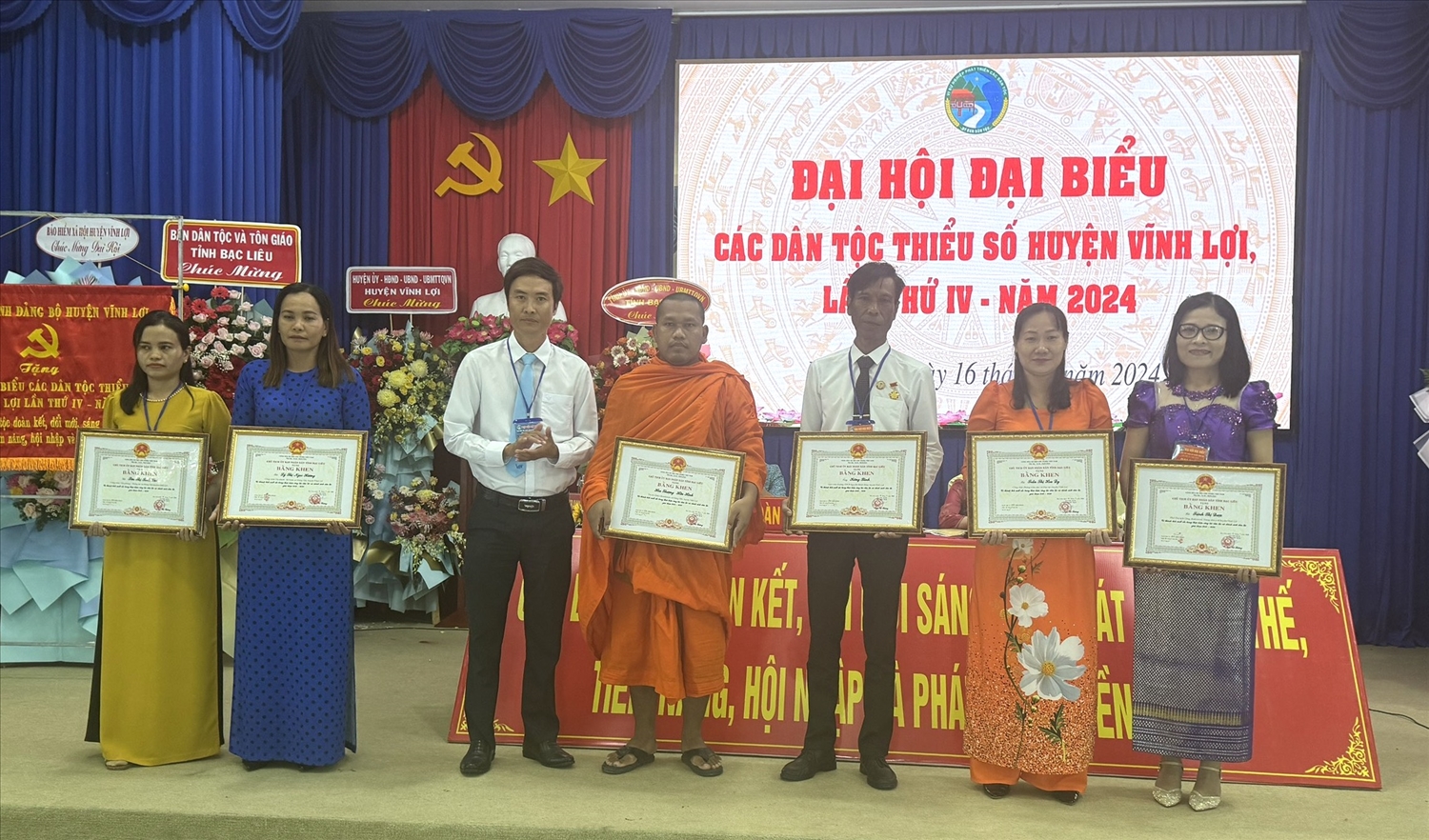 Các cá nhân được nhận bằng khen của Chủ tịch UBND tỉnh Bạc Liêu Các cá nhân được nhận bằng khen của Chủ tịch UBND tỉnh Bạc Liêu