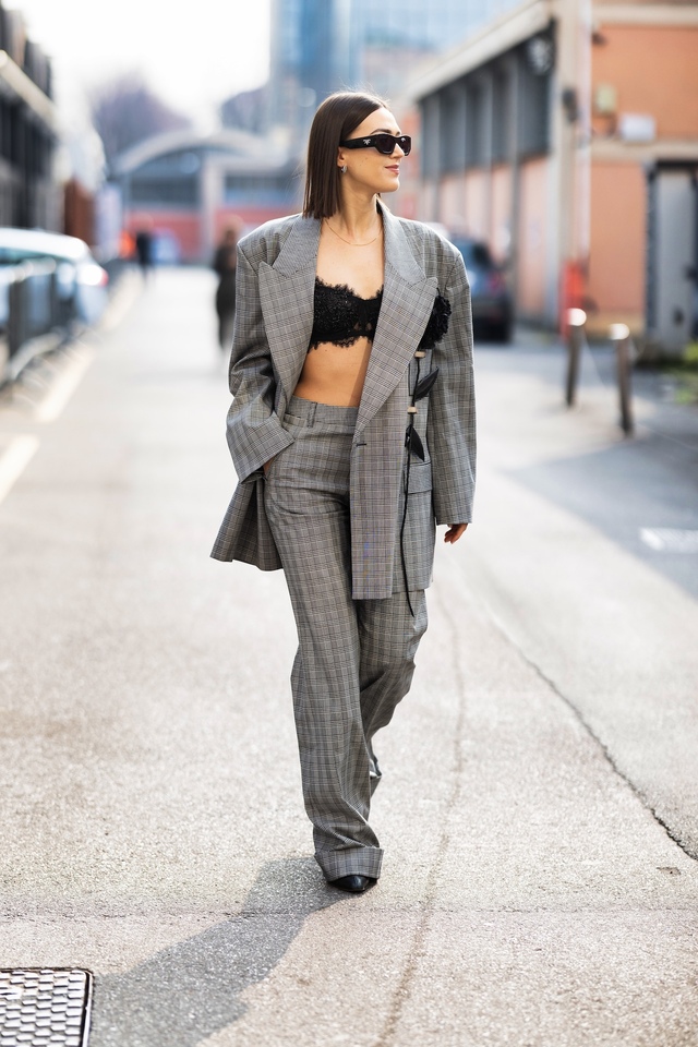 4 kiểu dáng sẽ chứng minh rằng 'áo blazer' có thể được mặc ở nhiều nơi- Ảnh 8. 4 kiểu dáng sẽ chứng minh rằng 'áo blazer' có thể được mặc ở nhiều nơi- Ảnh 8.