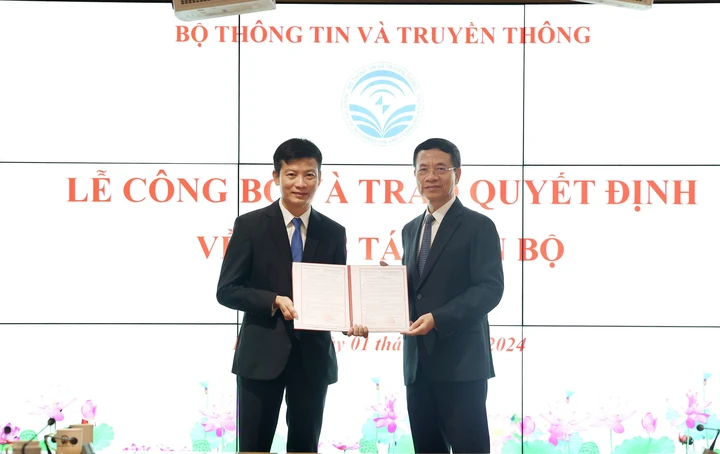 Bộ TT&TT trao quyết định về công tác cán bộ- Ảnh 3. Bộ TT&TT trao quyết định về công tác cán bộ- Ảnh 3.