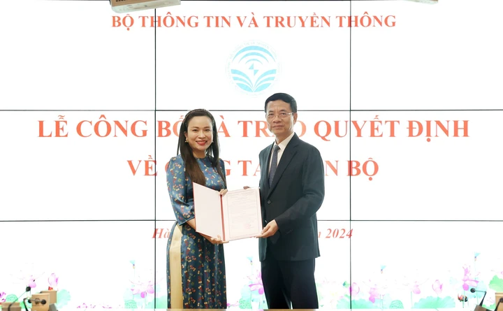 Bộ TT&TT trao quyết định về công tác cán bộ- Ảnh 4. Bộ TT&TT trao quyết định về công tác cán bộ- Ảnh 4.