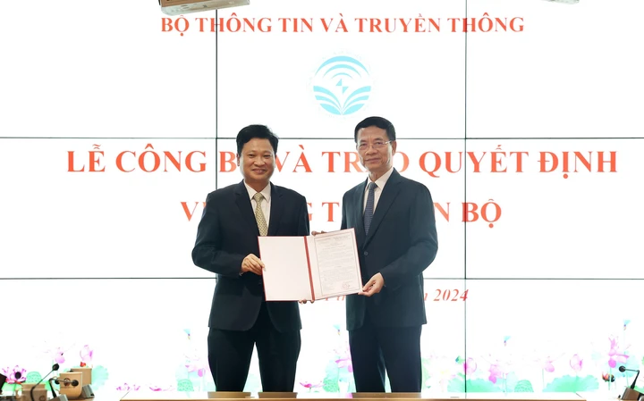 Bộ TT&TT trao quyết định về công tác cán bộ- Ảnh 5. Bộ TT&TT trao quyết định về công tác cán bộ- Ảnh 5.