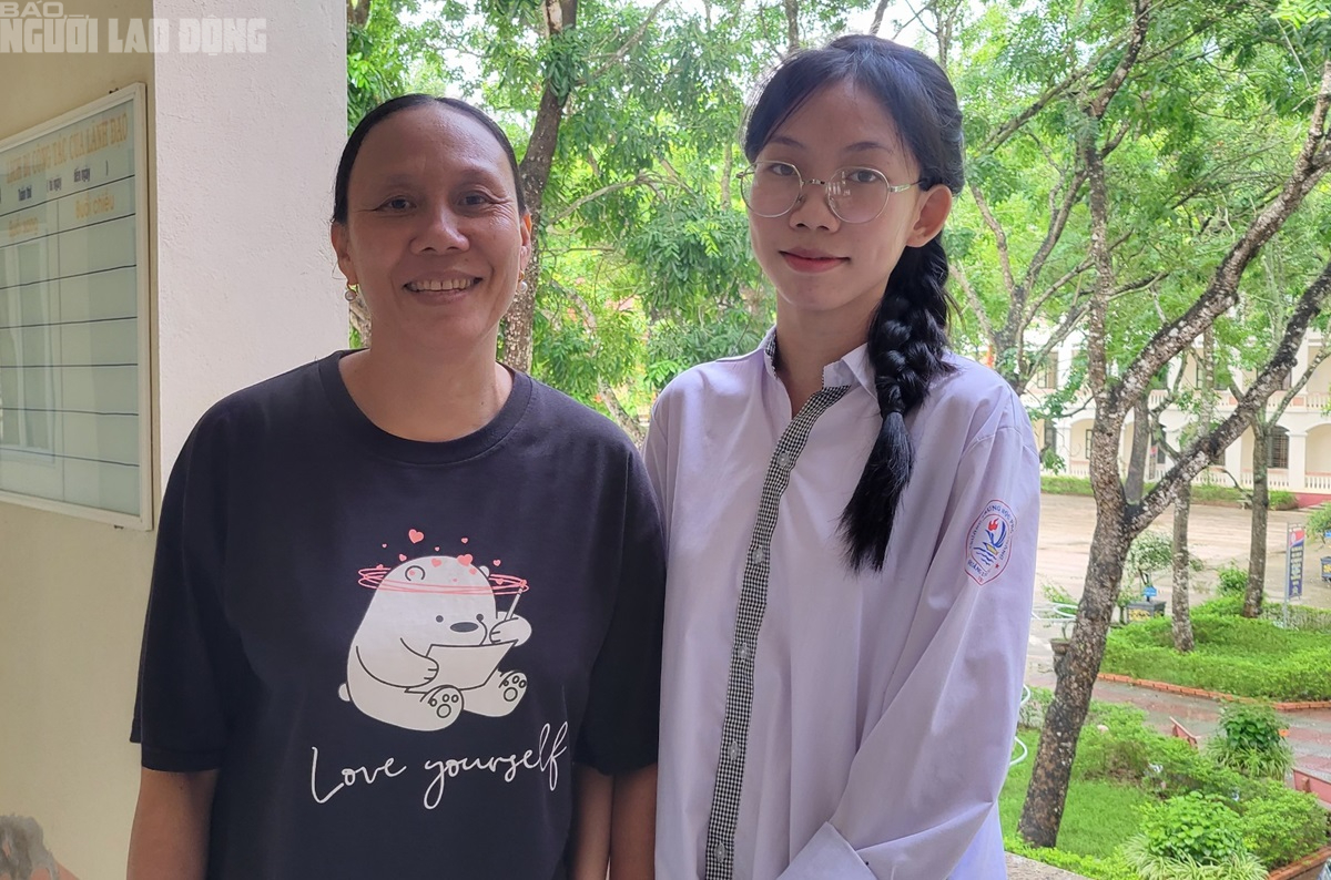 Ước mơ làm cô giáo của nữ thủ khoa nghèo miền biển- Ảnh 2. Ước mơ làm cô giáo của nữ thủ khoa nghèo miền biển- Ảnh 2.