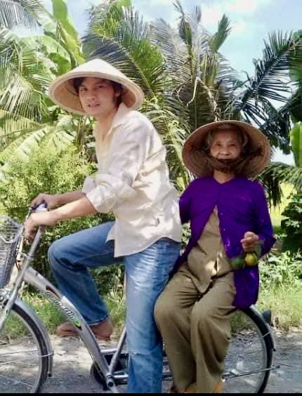 Kim Tiểu Long, Bình Tinh, Phương Hồng Thủy chăm lo người nghèo đầu xuân- Ảnh 4. Kim Tiểu Long, Bình Tinh, Phương Hồng Thủy chăm lo người nghèo đầu xuân- Ảnh 4.