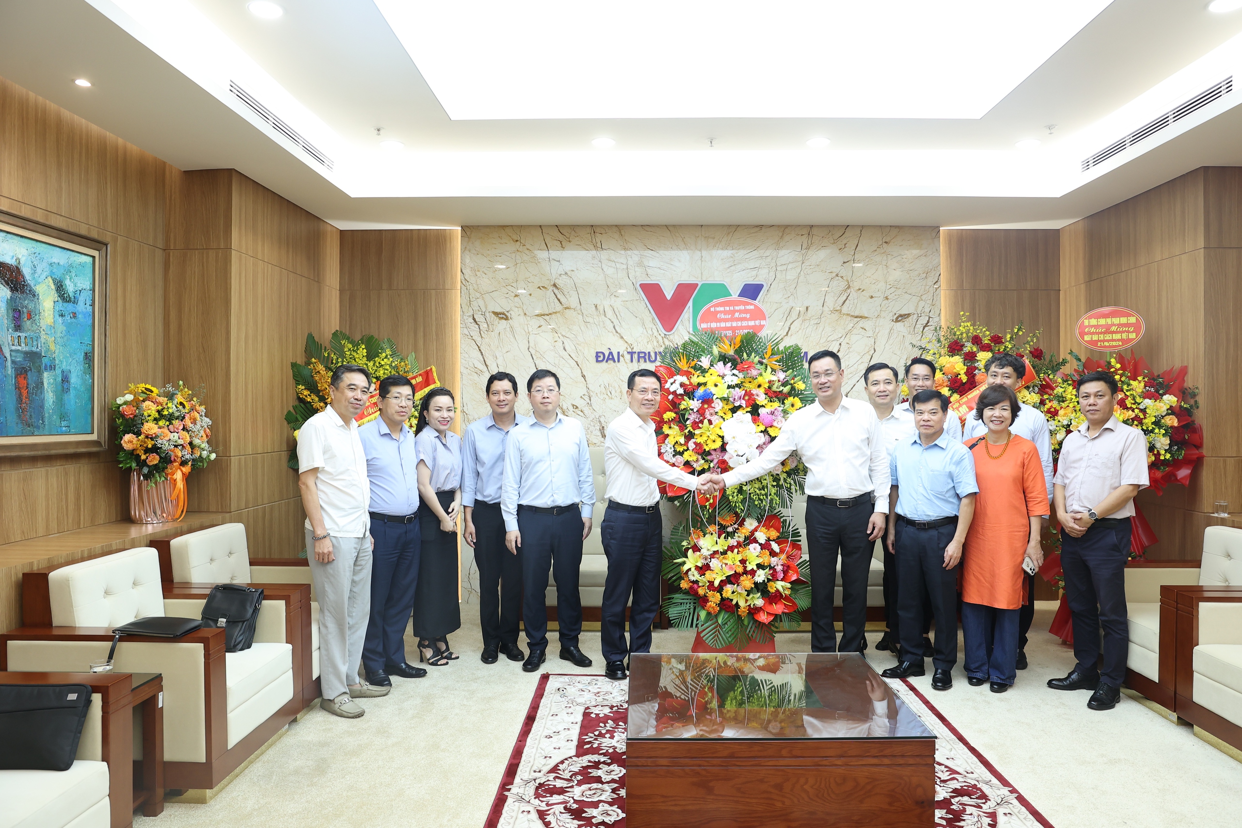 Bộ trưởng Nguyễn Mạnh Hùng thăm và chúc mừng một số cơ quan báo chí- Ảnh 14. Bộ trưởng Nguyễn Mạnh Hùng thăm và chúc mừng một số cơ quan báo chí- Ảnh 14.