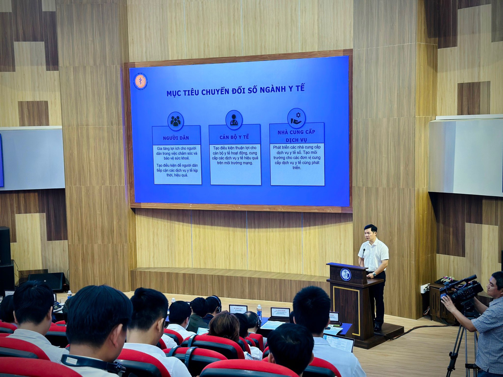 Chuyển đổi số ngành y tế giúp người dân được tiếp cận các dịch vụ kịp thời, hiệu quả- Ảnh 2. Chuyển đổi số ngành y tế giúp người dân được tiếp cận các dịch vụ kịp thời, hiệu quả- Ảnh 2.