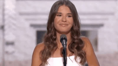 Cháu nội 17 tuổi của ông Donald Trump là tâm điểm trong cuộc vận động tranh cử - Ảnh 8. Cháu nội 17 tuổi của ông Donald Trump là tâm điểm trong cuộc vận động tranh cử - Ảnh 8.