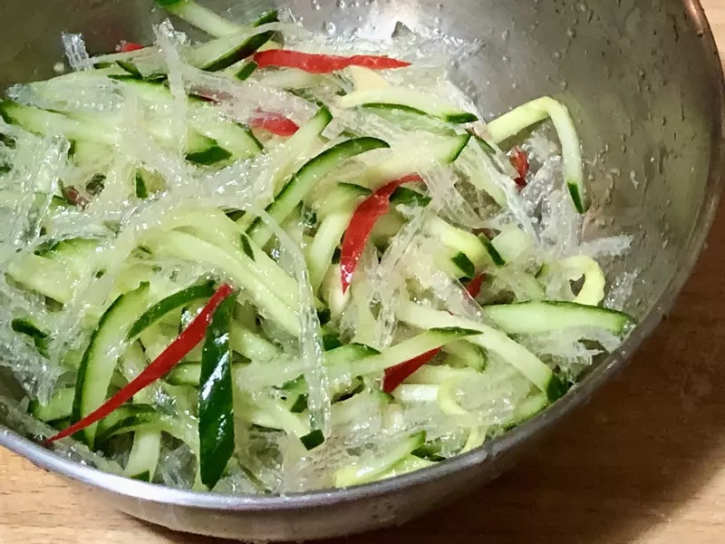 Rau câu trộn dưa chuột giòn ngon mát lạnh - Ảnh 3. Rau câu trộn dưa chuột giòn ngon mát lạnh - Ảnh 3.