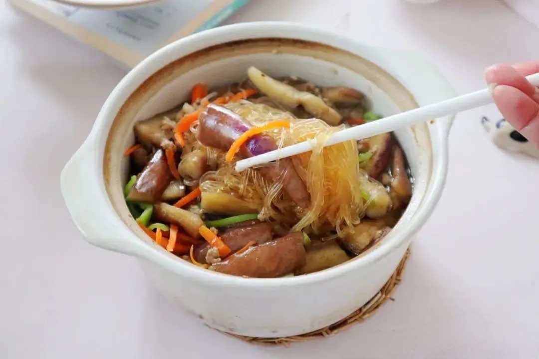 Món ăn này toàn nguyên liệu dễ mua, kết hợp trong 1 nồi vừa đơn giản lại rất ngon và tốt cho sức khỏe - Ảnh 6. Món ăn này toàn nguyên liệu dễ mua, kết hợp trong 1 nồi vừa đơn giản lại rất ngon và tốt cho sức khỏe - Ảnh 6.