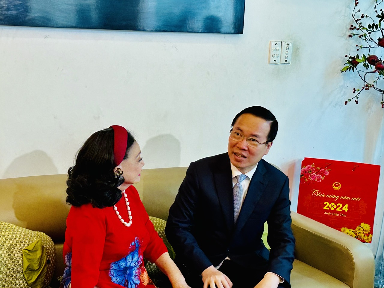 Chủ tịch nước Võ Văn Thưởng thăm và chúc Tết NSND Kim Cương- Ảnh 2. Chủ tịch nước Võ Văn Thưởng thăm và chúc Tết NSND Kim Cương- Ảnh 2.
