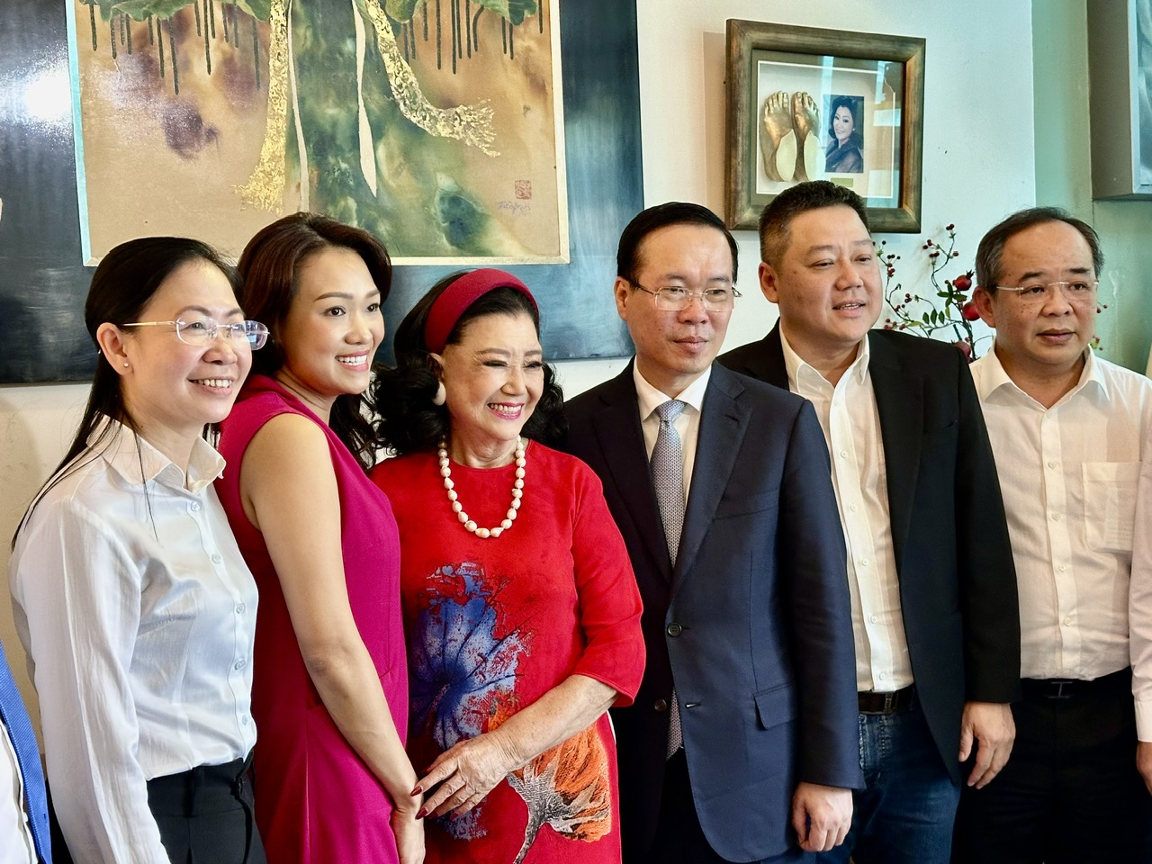 Chủ tịch nước Võ Văn Thưởng thăm và chúc Tết NSND Kim Cương- Ảnh 4. Chủ tịch nước Võ Văn Thưởng thăm và chúc Tết NSND Kim Cương- Ảnh 4.