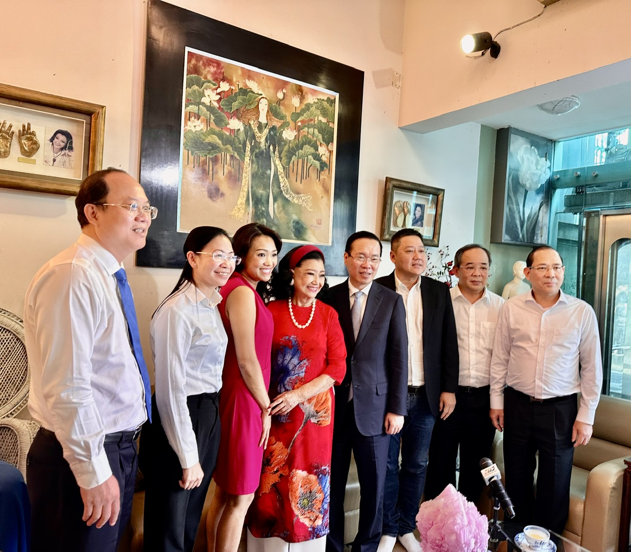 Chủ tịch nước Võ Văn Thưởng thăm và chúc Tết NSND Kim Cương- Ảnh 5. Chủ tịch nước Võ Văn Thưởng thăm và chúc Tết NSND Kim Cương- Ảnh 5.