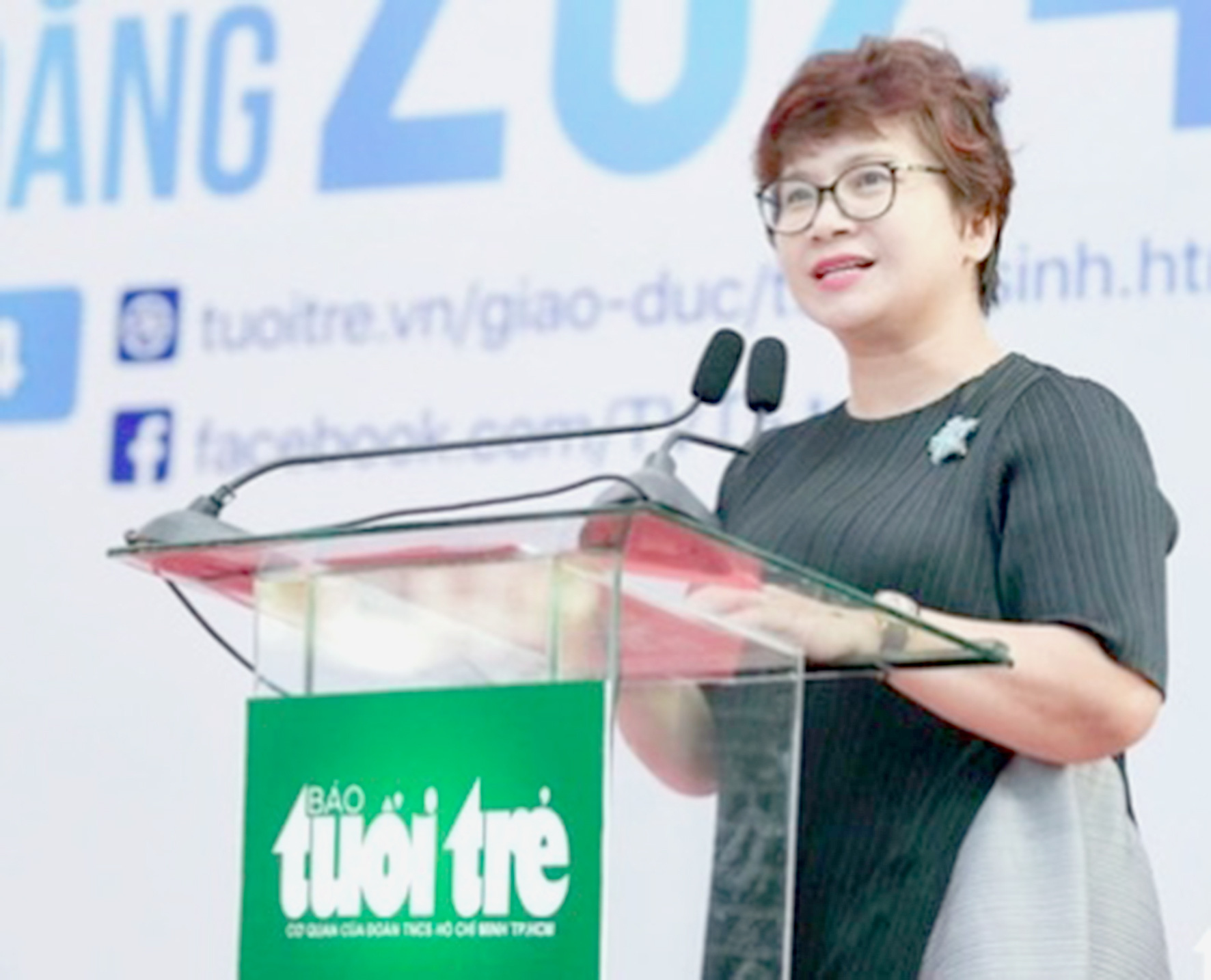 PGS.TS Nguyễn Thu Thủy, vụ trưởng Vụ Giáo dục đại học (Bộ Giáo dục và Đào tạo), phát biểu tại Ngày tư vấn xét tuyển đại học, cao đẳng 2024 - Ảnh: NAM TRẦN Vẫn chưa chọn được ngành học, làm sao?- Ảnh 2.