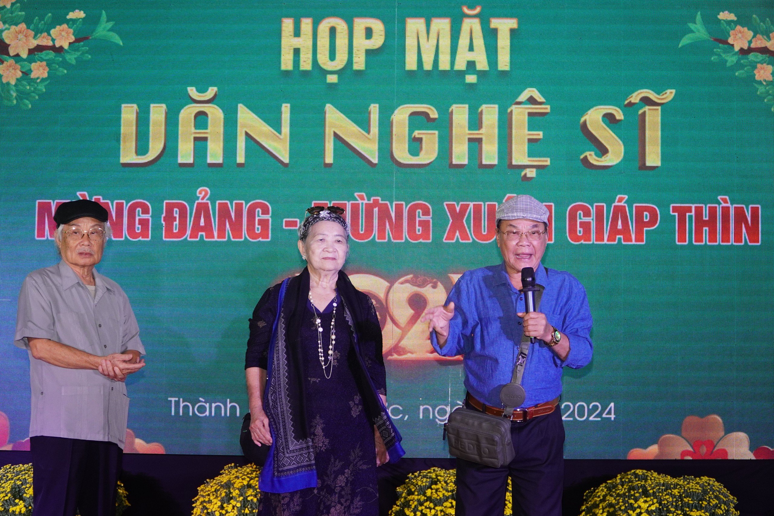 NSND Kim Xuân, NSƯT Hạnh Thúy, Hồ Ngọc Hà… tụ hội!- Ảnh 11. NSND Kim Xuân, NSƯT Hạnh Thúy, Hồ Ngọc Hà… tụ hội!- Ảnh 11.
