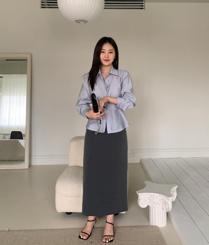10 cách kết hợp áo sơ mi với chân váy thanh lịch, tôn dáng - Ảnh 5. 10 cách kết hợp áo sơ mi với chân váy thanh lịch, tôn dáng - Ảnh 5.