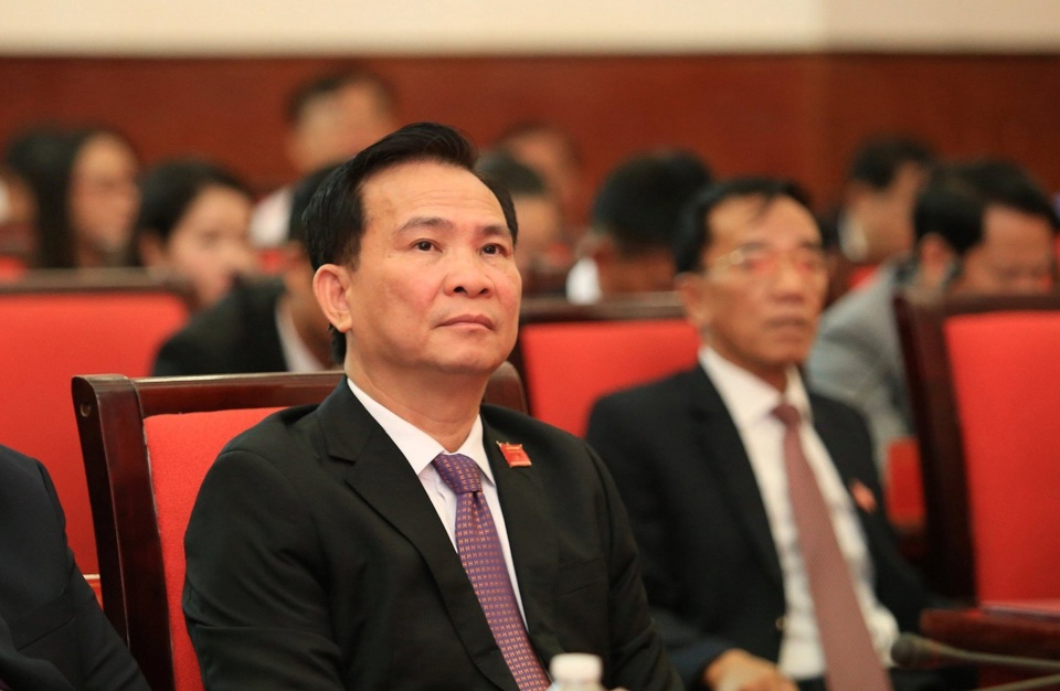 Đồng chí Hồ Văn Mười, Phó Bí thư Tỉnh ủy, Chủ tịch UBND tỉnh Đắk Nông dự kỳ họp.