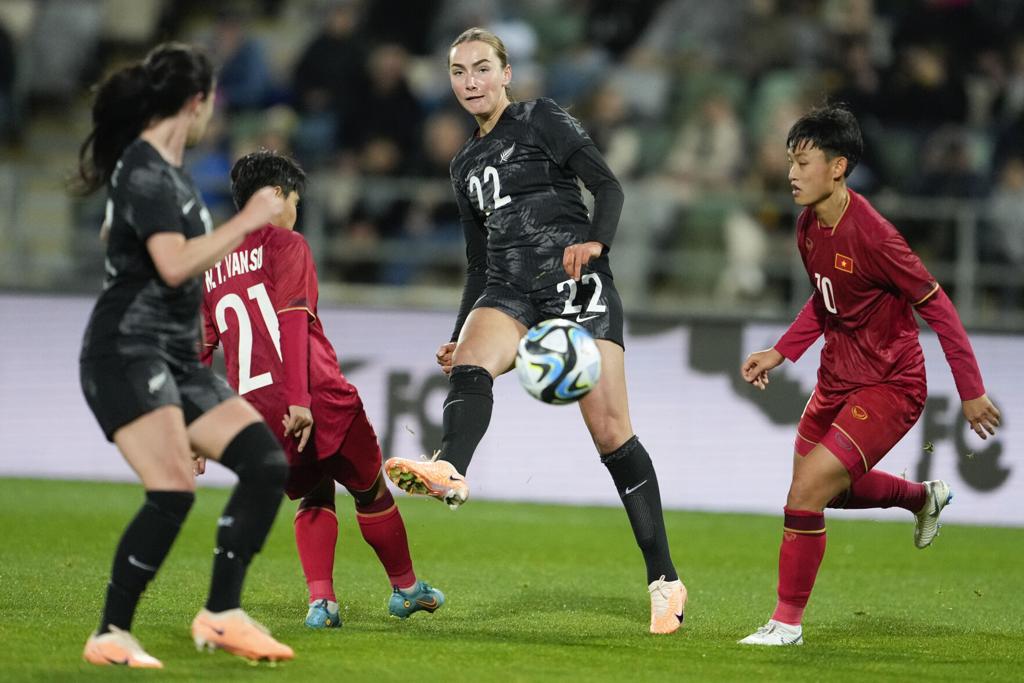 Thanh Nhã và CLB Hà Nội được FIFA tặng quà cực bất ngờ: 2,9 tỉ đồng!- Ảnh 7. Thanh Nhã và CLB Hà Nội được FIFA tặng quà cực bất ngờ: 2,9 tỉ đồng!- Ảnh 7.