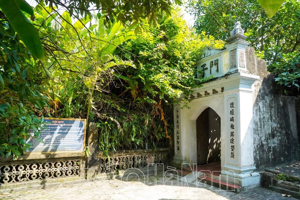 Làng cổ ở Hà Nam đẹp như phim, từ đường Nguyễn Khuyến là nhà cổ, bia đá khắc bài thơ nổi tiếng- Ảnh 2. Làng cổ ở Hà Nam đẹp như phim, từ đường Nguyễn Khuyến là nhà cổ, bia đá khắc bài thơ nổi tiếng- Ảnh 2.