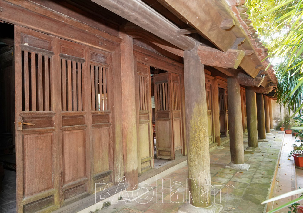 Làng cổ ở Hà Nam đẹp như phim, từ đường Nguyễn Khuyến là nhà cổ, bia đá khắc bài thơ nổi tiếng- Ảnh 4. Làng cổ ở Hà Nam đẹp như phim, từ đường Nguyễn Khuyến là nhà cổ, bia đá khắc bài thơ nổi tiếng- Ảnh 4.