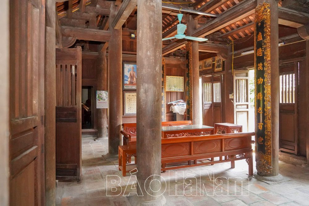 Làng cổ ở Hà Nam đẹp như phim, từ đường Nguyễn Khuyến là nhà cổ, bia đá khắc bài thơ nổi tiếng- Ảnh 8. Làng cổ ở Hà Nam đẹp như phim, từ đường Nguyễn Khuyến là nhà cổ, bia đá khắc bài thơ nổi tiếng- Ảnh 8.