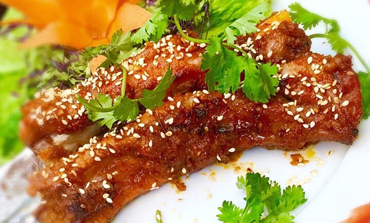 Cách làm sườn xào tỏi cực ngon tại nhà - Ảnh 2. Cách làm sườn xào tỏi cực ngon tại nhà - Ảnh 2.