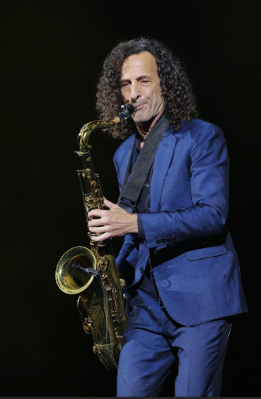 Kenny G mê hoặc khán giả bằng những giai điệu bất hủ - Ảnh 4. Kenny G mê hoặc khán giả bằng những giai điệu bất hủ - Ảnh 4.