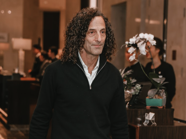 Kenny G tới Hà Nội, muốn thưởng thức món bún chả - Ảnh 4. Kenny G tới Hà Nội, muốn thưởng thức món bún chả - Ảnh 4.