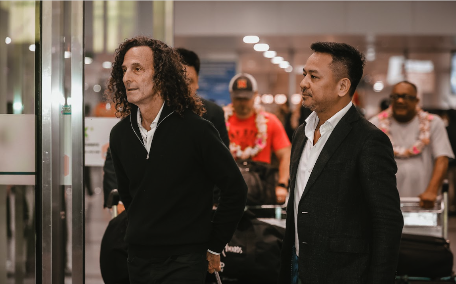 Kenny G tới Hà Nội, muốn thưởng thức món bún chả - Ảnh 3. Kenny G tới Hà Nội, muốn thưởng thức món bún chả - Ảnh 3.