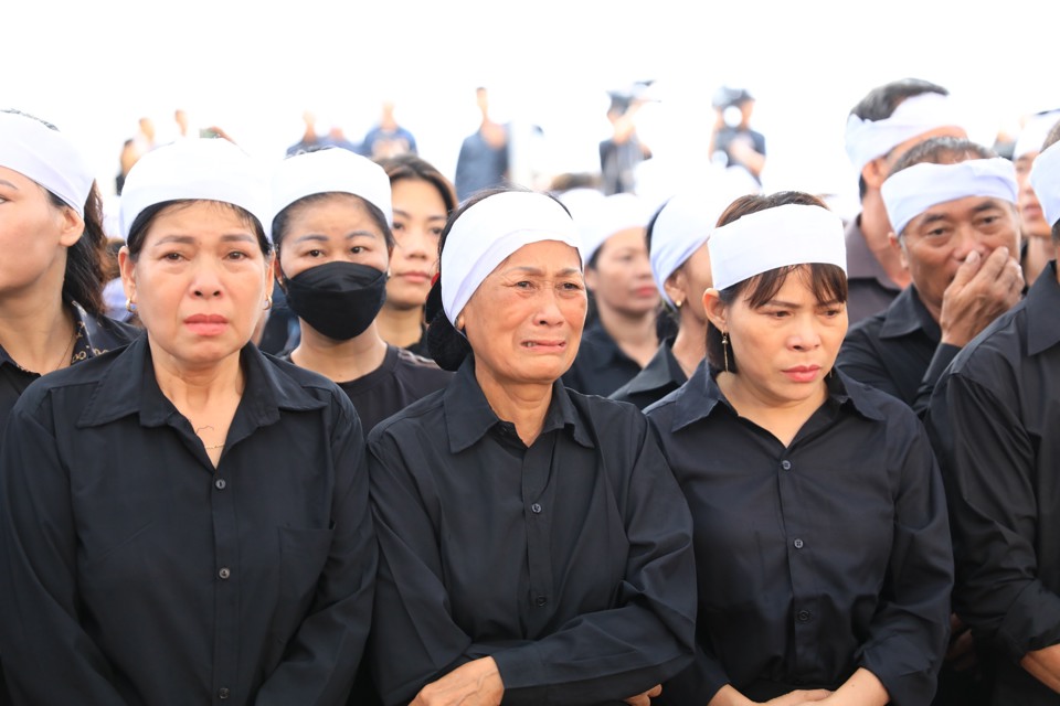 Người dân thương tiếc vị Tổng Bí thư hết lòng vì dân vì nước