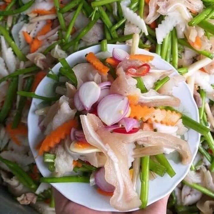Mẹo luộc tai heo trắng giòn sần sật - Ảnh 2. Mẹo luộc tai heo trắng giòn sần sật - Ảnh 2.