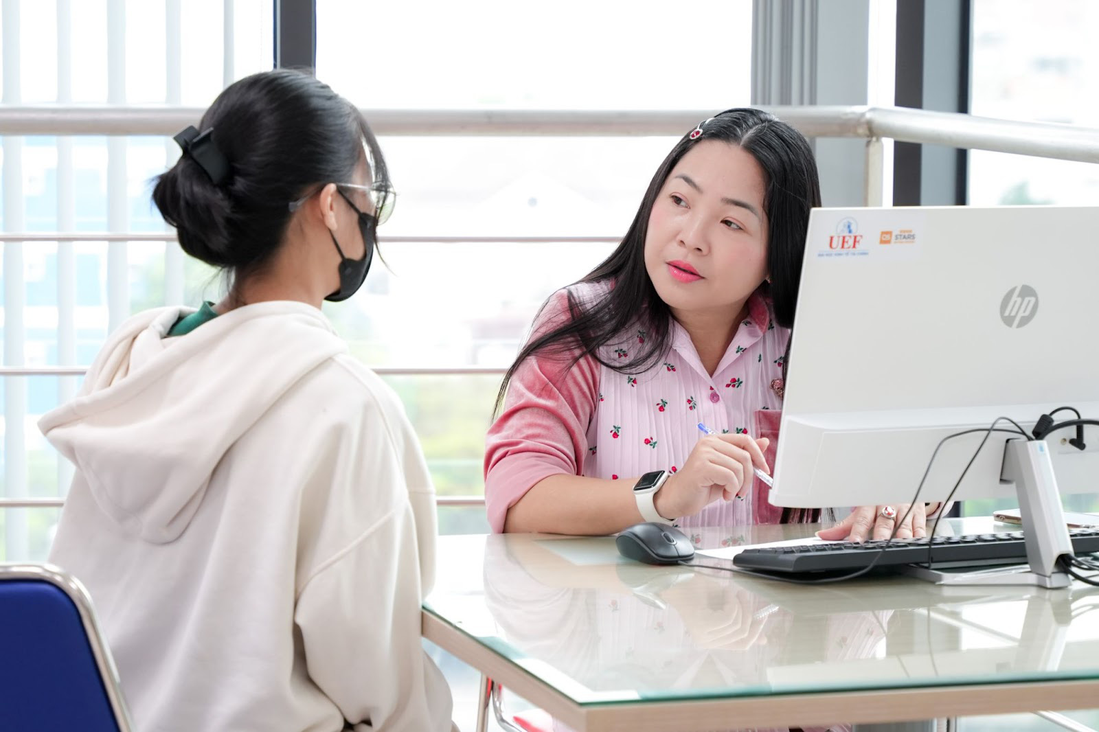 Thí sinh tìm đến khóa trải nghiệm tiếng Anh miễn phí- Ảnh 4. Thí sinh tìm đến khóa trải nghiệm tiếng Anh miễn phí- Ảnh 4.