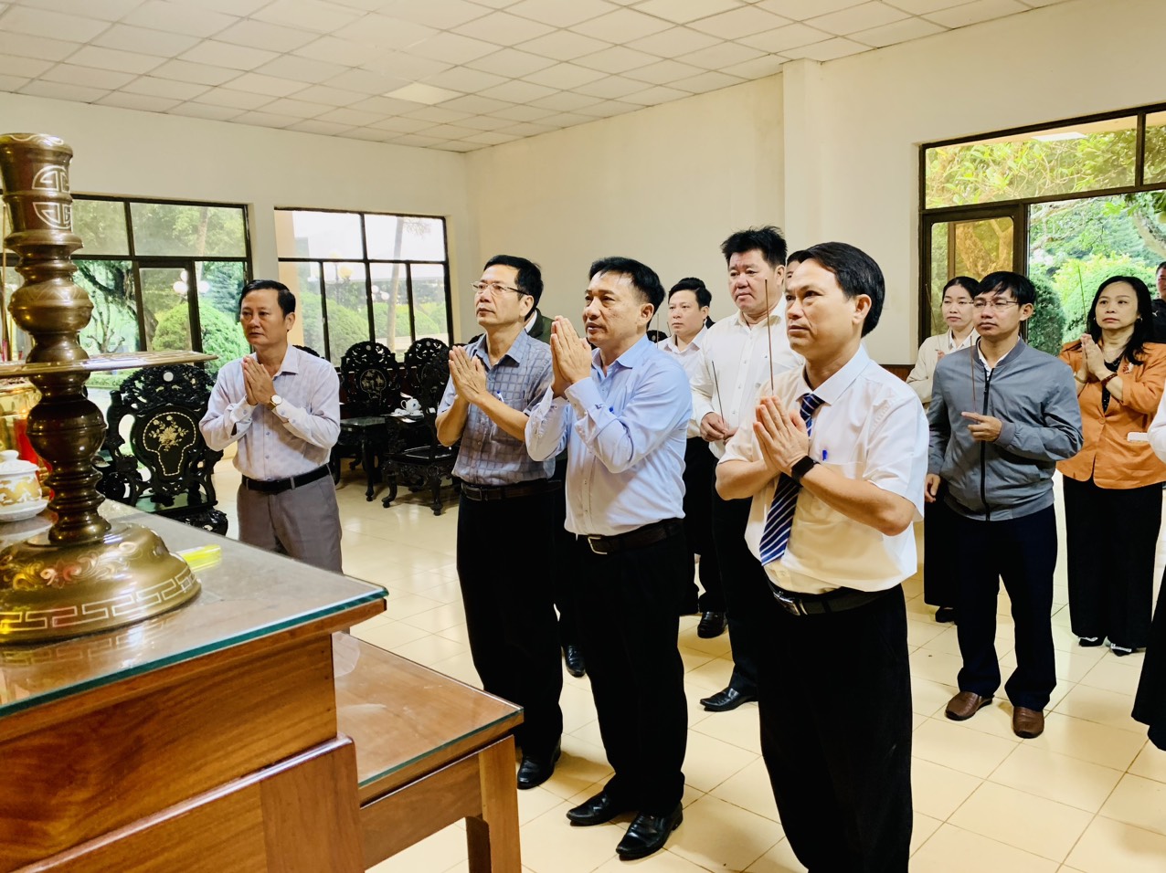Sở TT&TT Đắk Lắk viếng các liệt sỹ Giao bưu – Thông tin liên lạc Tây Nguyên- Ảnh 2. D:\TAI LIEU CO QUAN\ANH CO QUAN\2024\ngay 27 thang 7\6.jpg