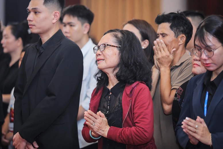 Những hình ảnh xúc động tại Lễ truy điệu Tổng Bí thư Nguyễn Phú Trọng- Ảnh 19. Những hình ảnh xúc động tại Lễ truy điệu Tổng Bí thư Nguyễn Phú Trọng- Ảnh 19.