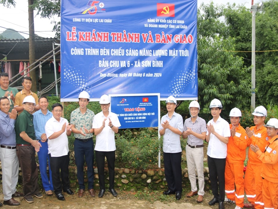 Sơn La và Lai Châu: Nhiều công trình thắp sáng bản làng vùng cao- Ảnh 2. Sơn La và Lai Châu: Nhiều công trình thắp sáng bản làng vùng cao- Ảnh 2.