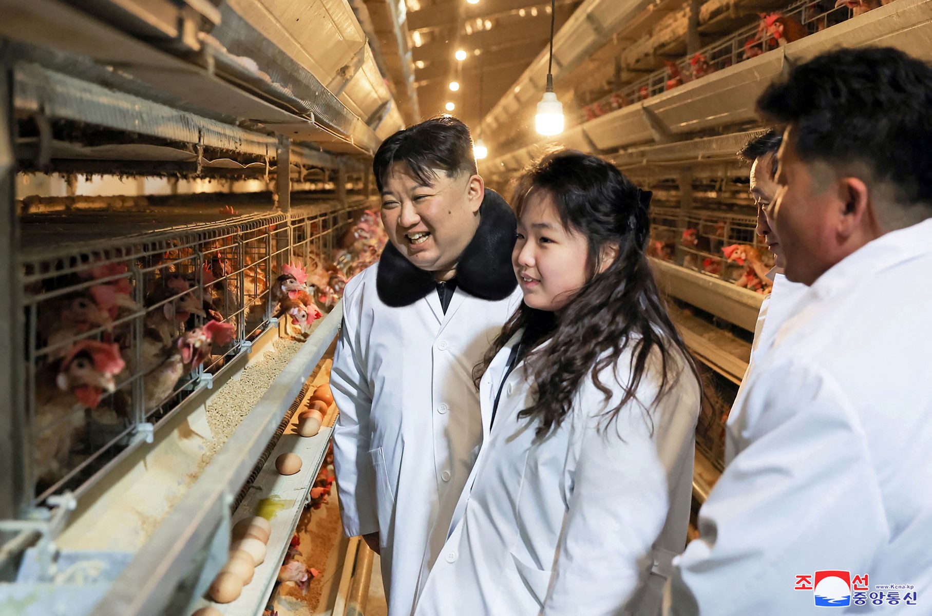 Con gái ông Kim Jong-un dự nhiều sự kiện quan trọng của Triều Tiên- Ảnh 5. Con gái ông Kim Jong-un dự nhiều sự kiện quan trọng của Triều Tiên- Ảnh 5.