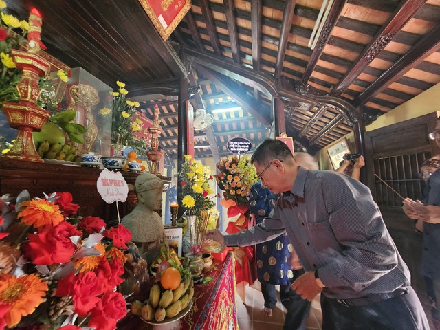 Dâng hương tưởng niệm 150 năm ngày mất của danh nhân Đặng Huy Trứ - Ảnh 2. Dâng hương tưởng niệm 150 năm ngày mất của danh nhân Đặng Huy Trứ - Ảnh 2.