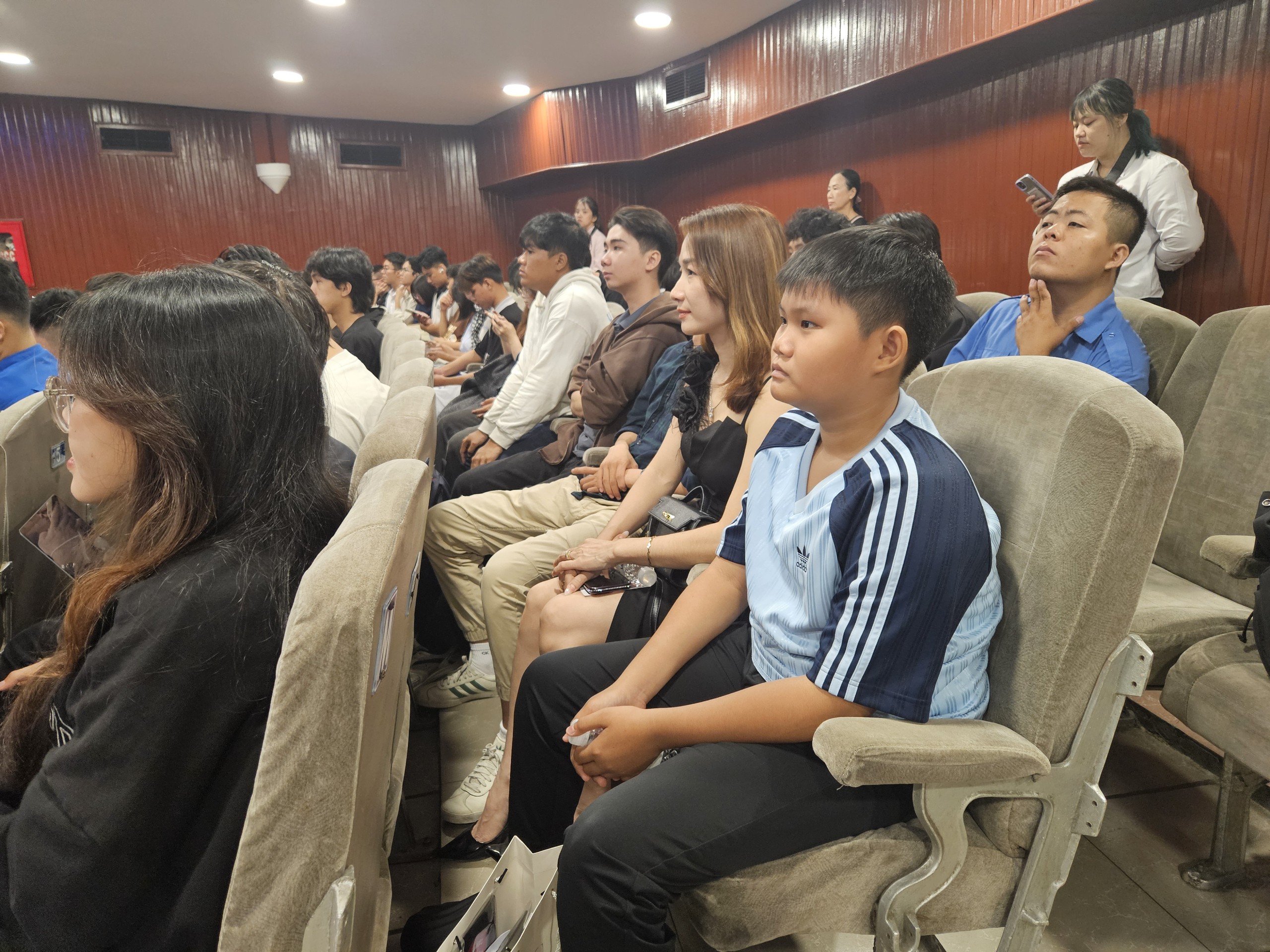 Bí quyết sử dụng AI trong học tập mà không bị lệ thuộc- Ảnh 4. Bí quyết sử dụng AI trong học tập mà không bị lệ thuộc- Ảnh 4.