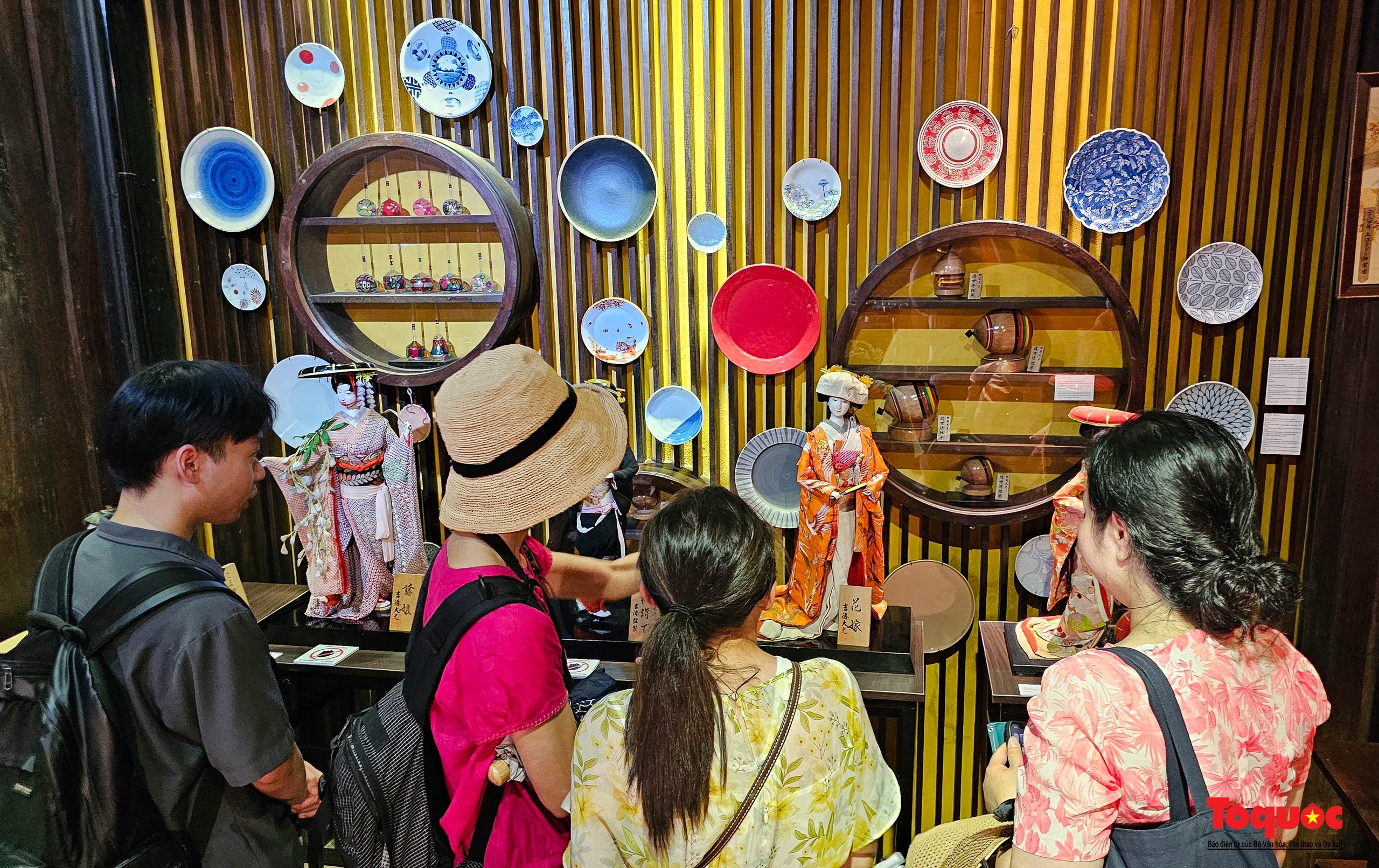 Triển lãm “Búp bê Nhật Bản” và “Đối thoại với dòng tranh Ukiyo-e” tại Hội An - Ảnh 10. Triển lãm “Búp bê Nhật Bản” và “Đối thoại với dòng tranh Ukiyo-e” tại Hội An - Ảnh 10.