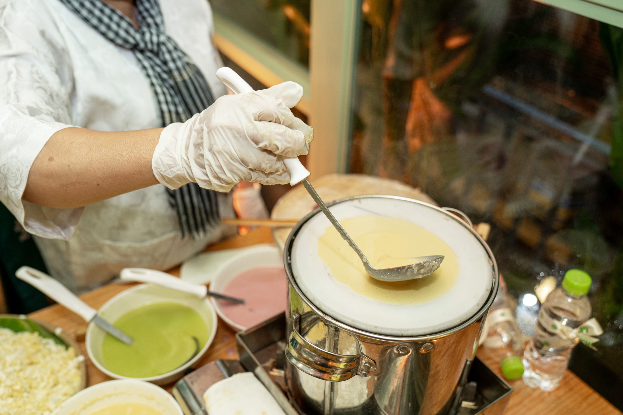 Khéo tay làm bánh cuốn ngọt miền Tây - Ảnh 2. Khéo tay làm bánh cuốn ngọt miền Tây - Ảnh 2.
