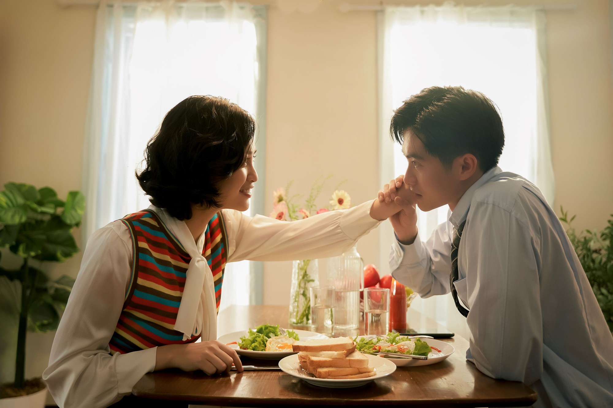 Nông Thúy Hằng lên xe hoa với bạn trai là nam diễn viên? - Ảnh 7. Nông Thúy Hằng lên xe hoa với bạn trai là nam diễn viên? - Ảnh 7.