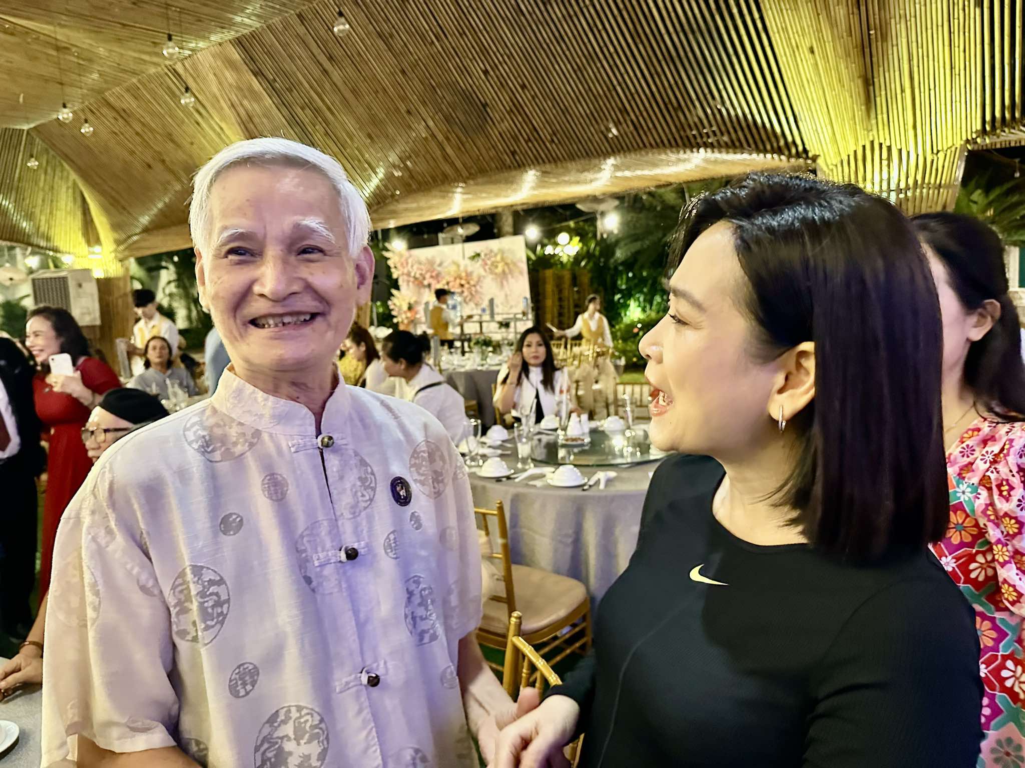 Thầy và trò nghệ sĩ hội ngộ 48 năm trong nước mắt, nụ cười- Ảnh 10. Thầy và trò nghệ sĩ hội ngộ 48 năm trong nước mắt, nụ cười- Ảnh 10.
