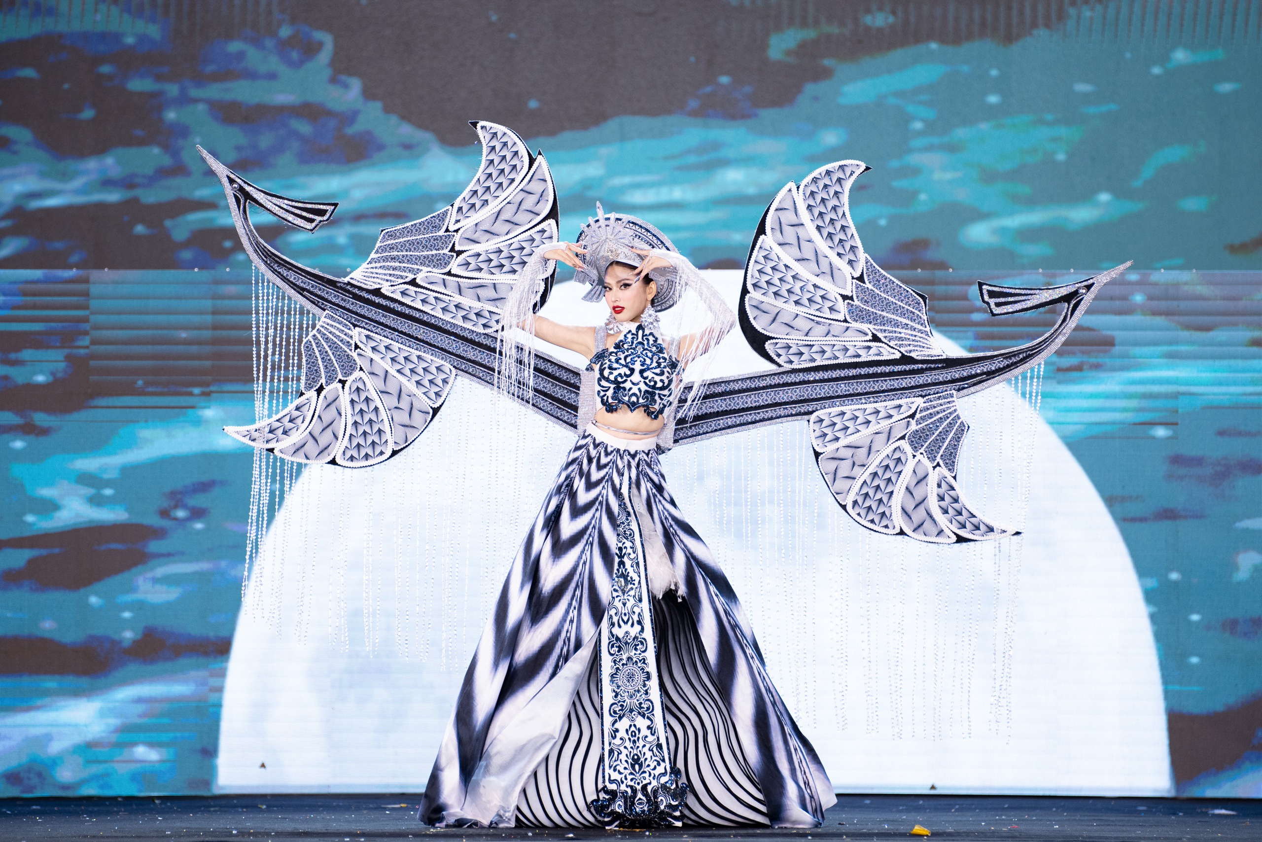 BTC Miss Grand Vietnam xin lỗi vì nhầm lẫn thông tin trong phần trình diễn trang phục BTC Miss Grand Vietnam xin lỗi vì nhầm lẫn thông tin trong phần trình diễn trang phục