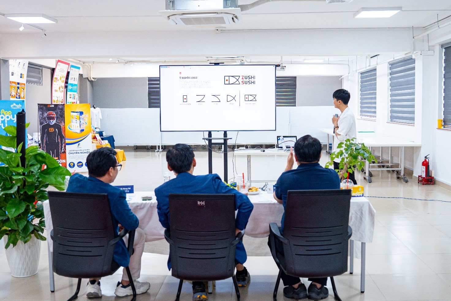 Độc đáo loạt đồ án tốt nghiệp đa sắc của sinh viên Thiết kế đồ họa HUTECH- Ảnh 4. Độc đáo loạt đồ án tốt nghiệp đa sắc của sinh viên Thiết kế đồ họa HUTECH- Ảnh 4.