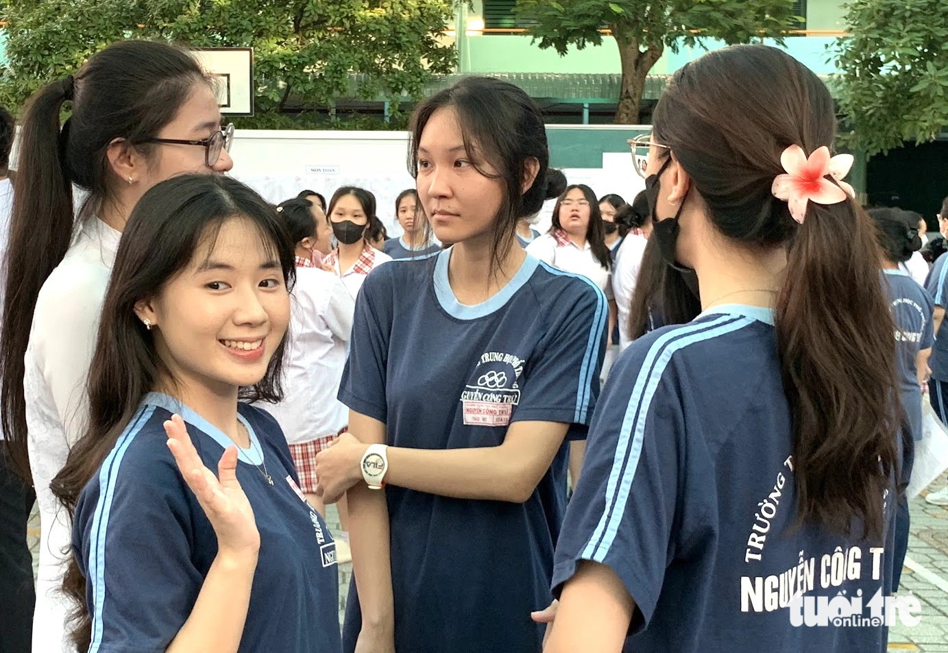 2 trường đại học đầu tiên ở TP.HCM công bố điểm sàn xét điểm thi tốt nghiệp THPT- Ảnh 1. Thí sinh phải có điểm thi tốt nghiệp THPT đạt từ mức điểm sàn các trường công bố trở lên mới được nộp hồ sơ đăng ký xét tuyển bằng phương thức này. Trong ảnh: thí sinh tham dự kỳ thi tốt nghiệp THPT 2024 - Ảnh: TRẦN HUỲNH
